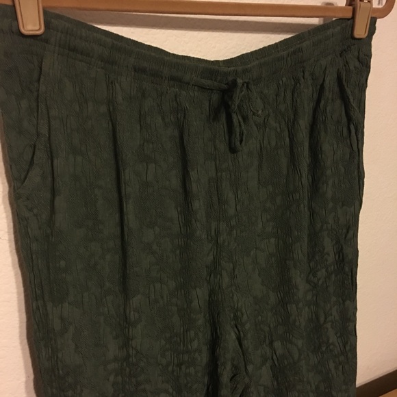 Erin London Green Textured crinkled pants XL - Picture 3 of 7